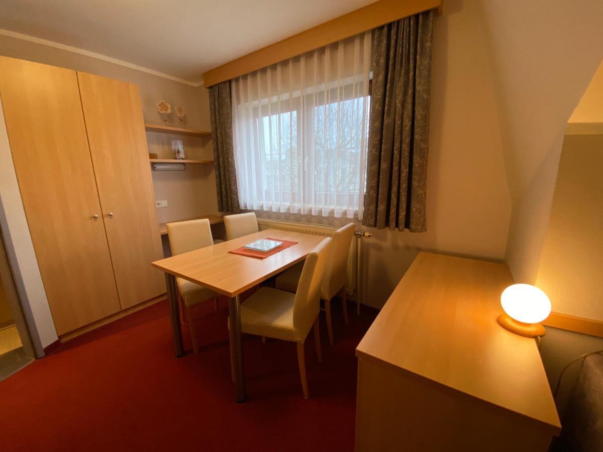 Privatzimmer Und Ferienwohnungen Leeb Persenbeug エクステリア 写真