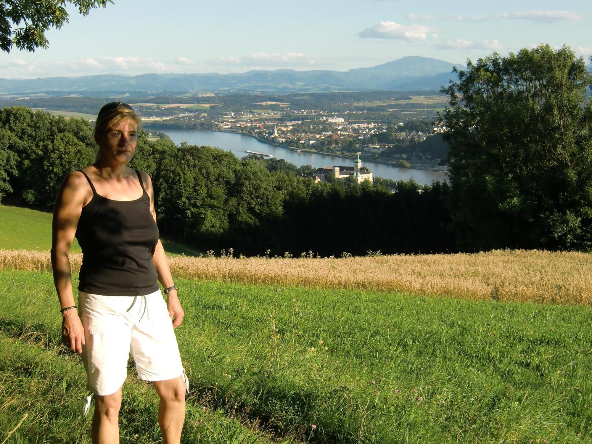 Privatzimmer Und Ferienwohnungen Leeb Persenbeug エクステリア 写真
